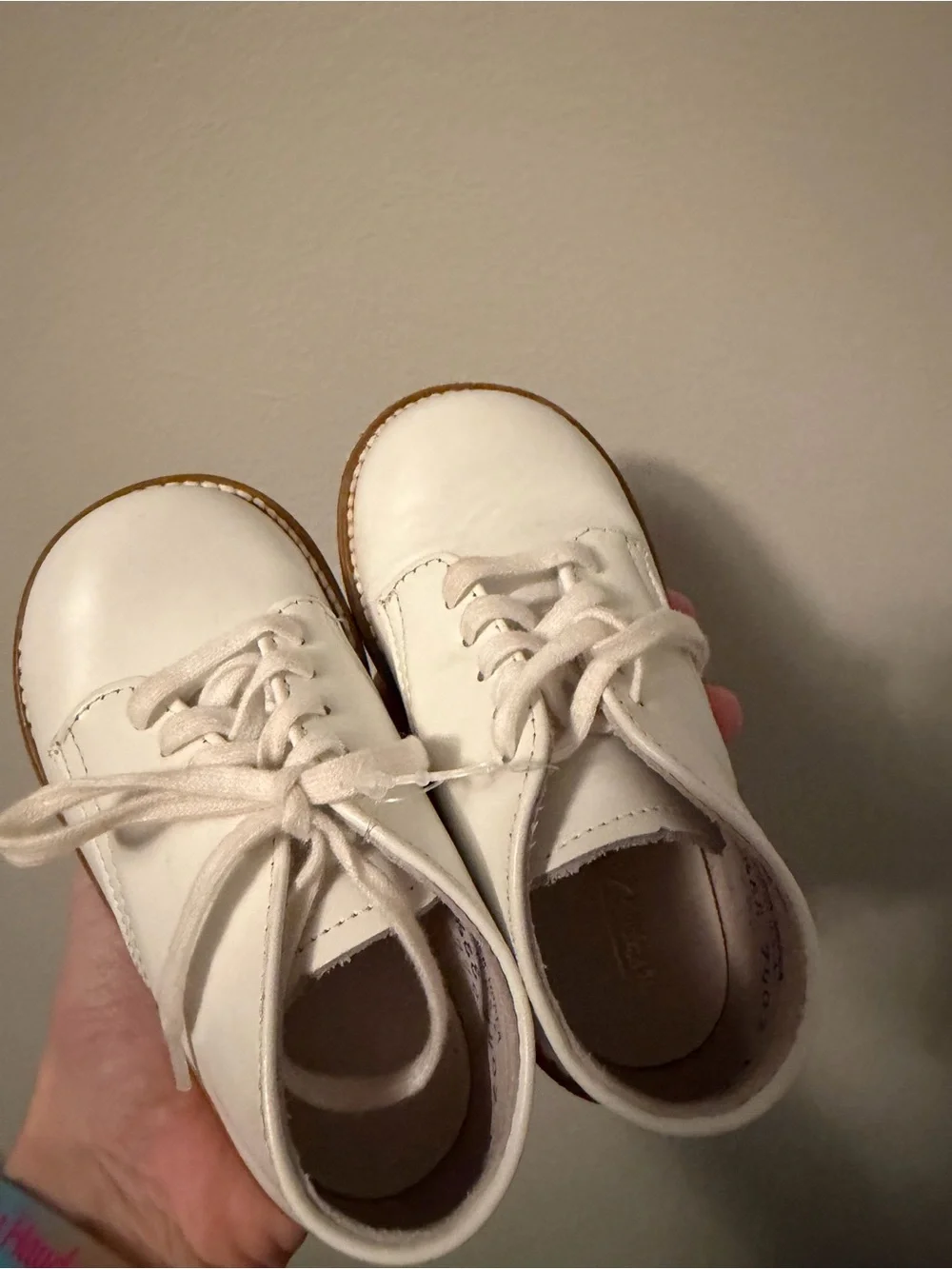 Footmates White Leather Lace-Up Shoes